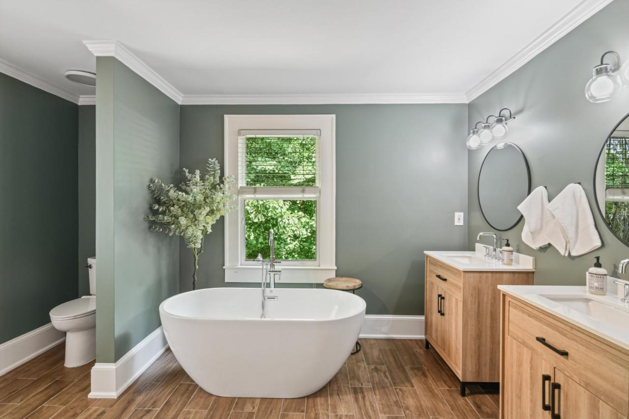 Sun Lit Bungalow With Good Vibes And Lots Of Wine - Designedbydom Atlanta Exterior photo